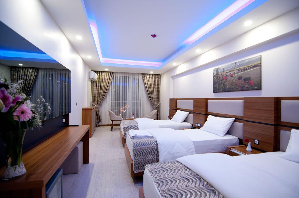 Mus Grand Hotel Ruang foto